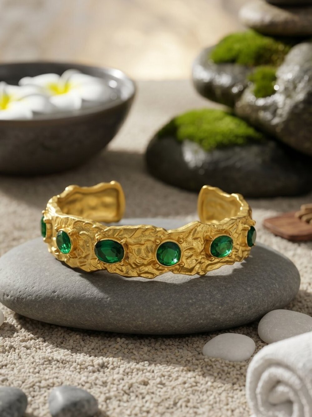 18K Gold Hammered Emerald Green Zirconia Cuff Bracelet Old Money Greek Goddess